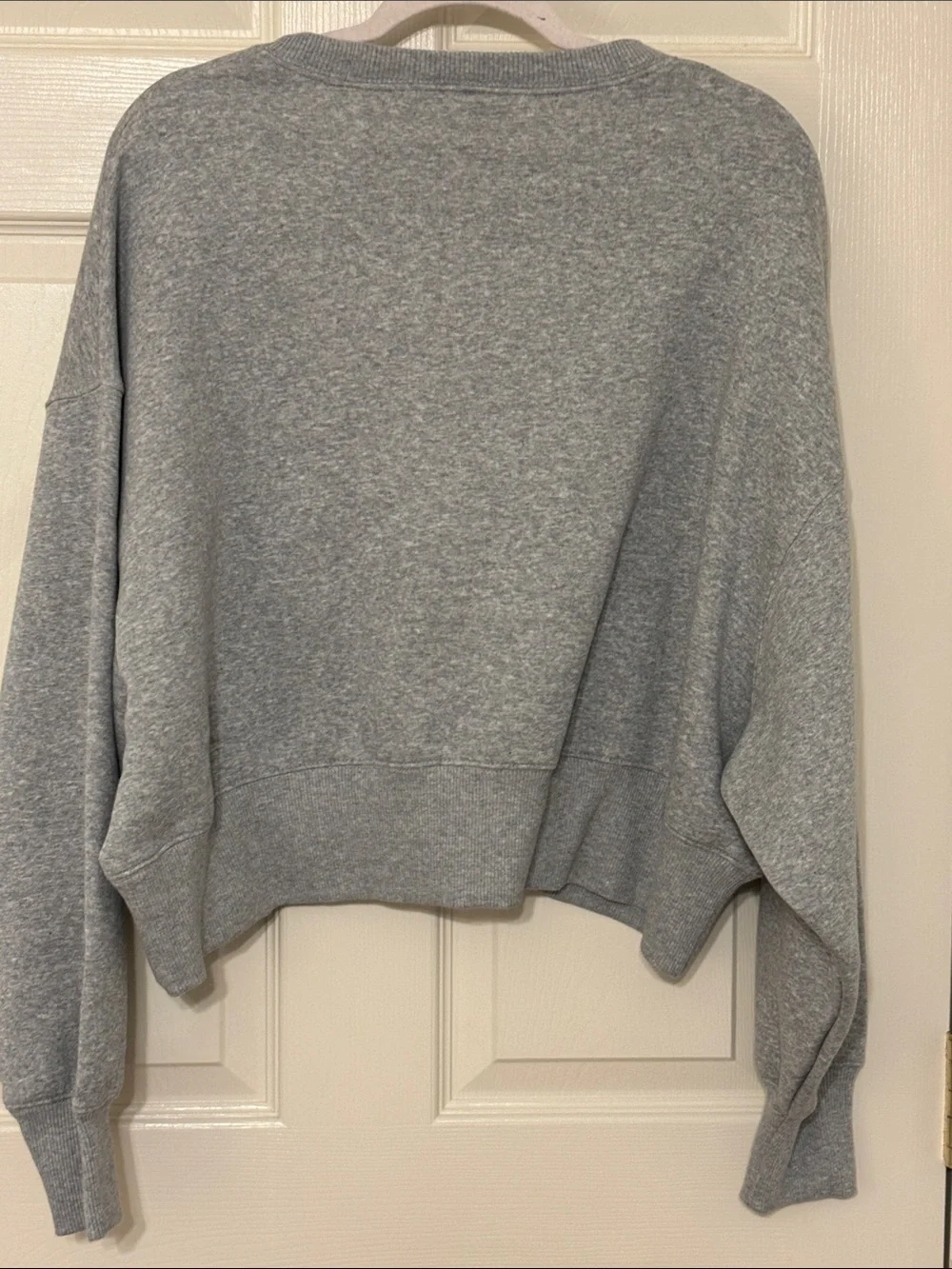 Nike Woman’s Gray Heather Crewneck Crop Oversize Fit Sweatshirt XS